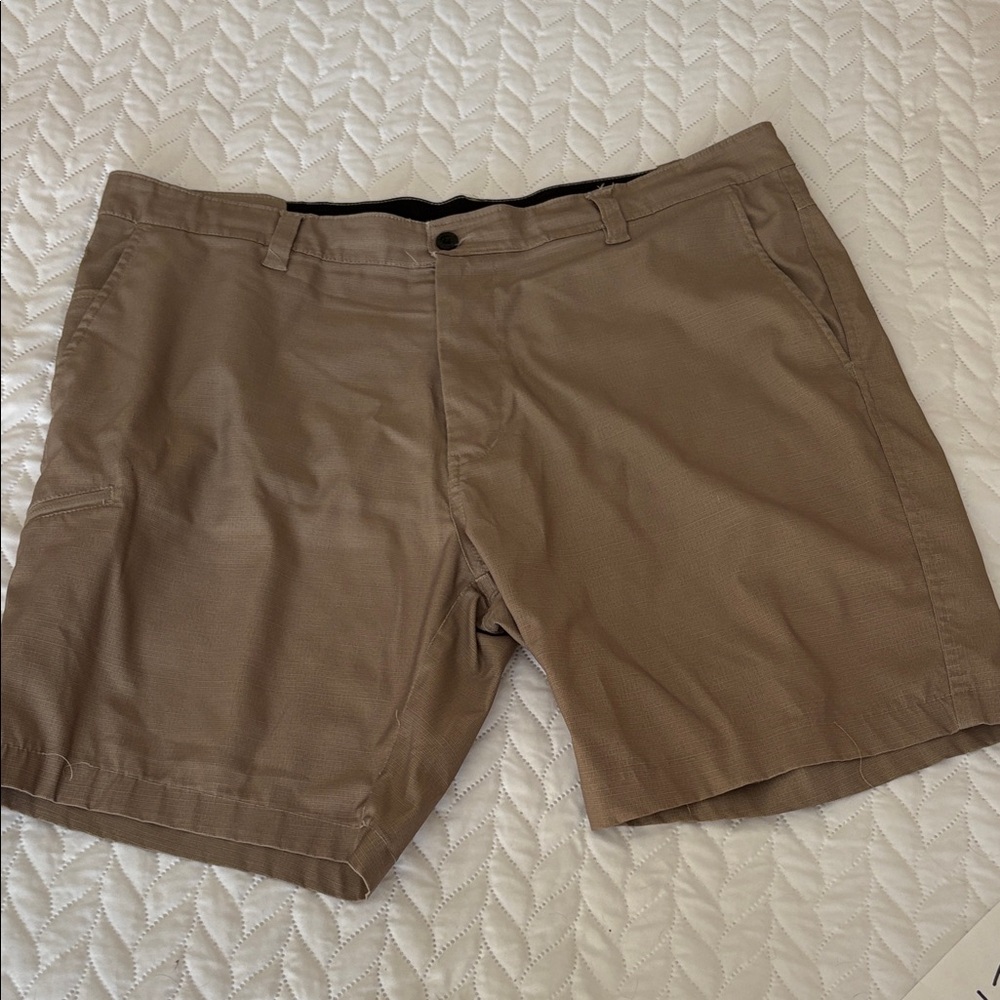 Men's Tan Shorts 38